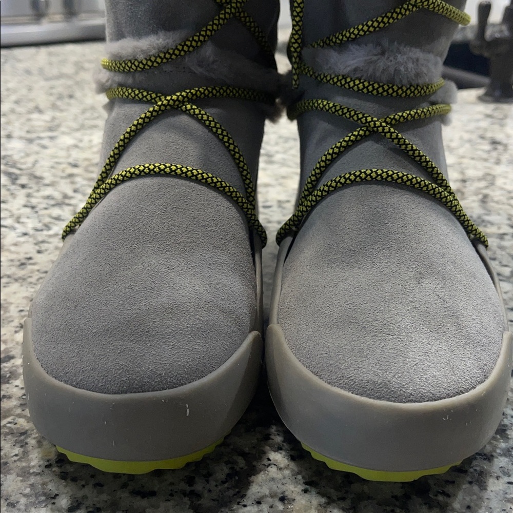 Baretraps Danney Women's Water Resistant Winter Boot Gray and Green Size 8 - Picture 8 of 17
